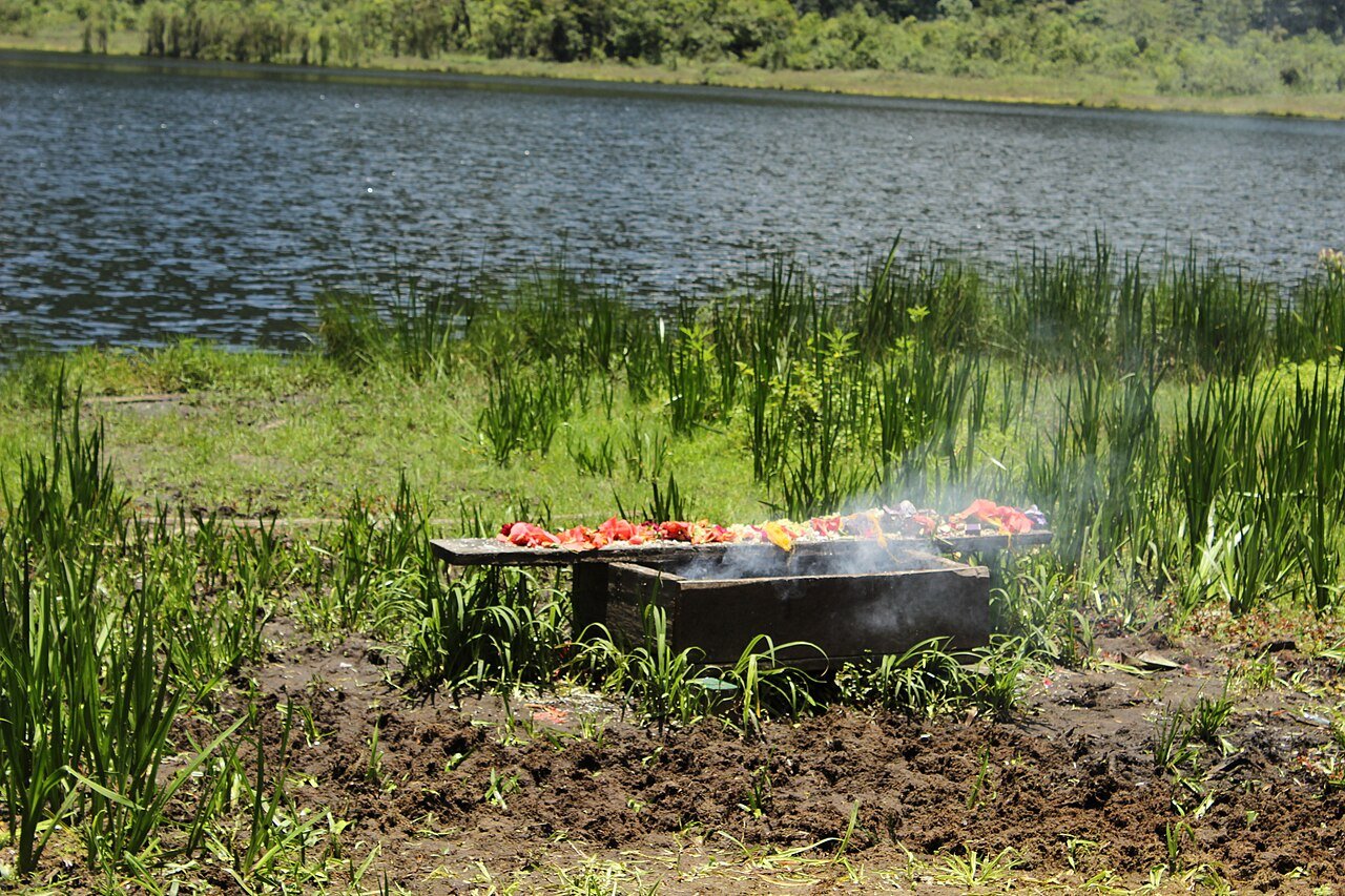 Khecheopalri Lake